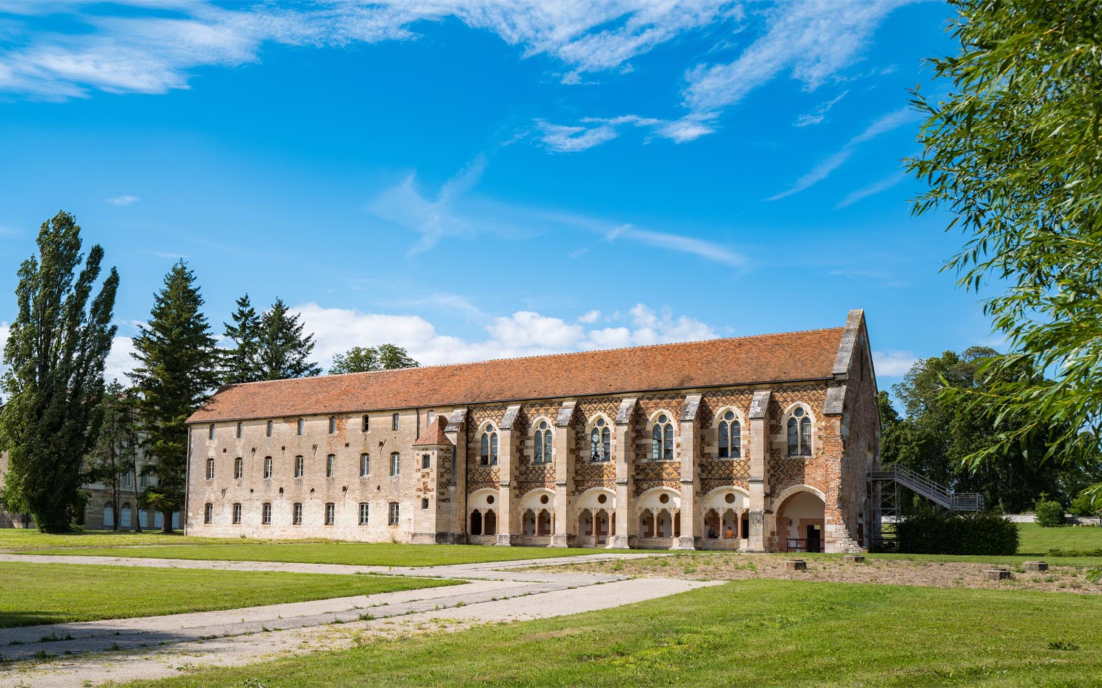 Abbaye de Cîteaux en Côte-d'Or, Bourgogne Franche-Comté © AdobeStock