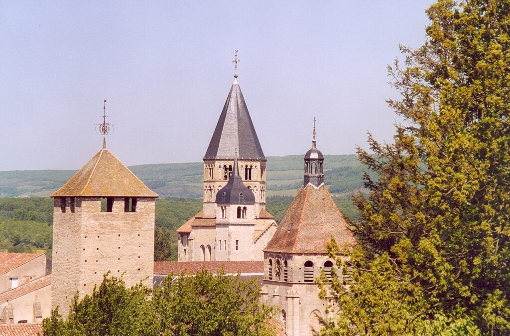 Vu des tours et clochers, Abbaye de Cluny ©Loveless
