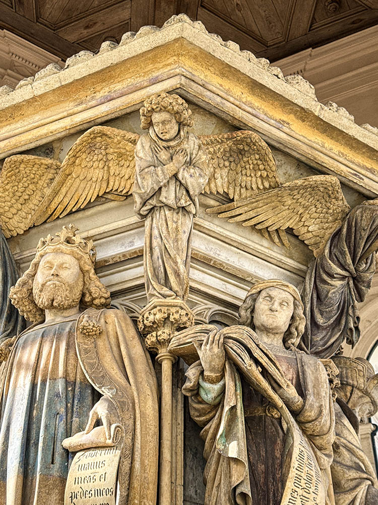 Puits de Moïse, Dijon, Chartreuse, Champmol - Jérémie et David ©Histoires de Patrimoine